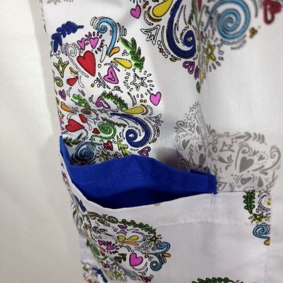 Divine Scrub Top Size 2x Jdm Scrubs Nurse Nursing Shirt Top Work White Hearts   - Picture 9 of 12